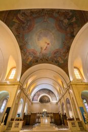 Altar;-Balustrade;-Chantiers-du-Cardinal;-Choir;-Church;-Henri-Nozais;-Kaleidos;-Kaleidos-images;-La-parole-à-limage;-Mural;-Neoclassical-architecture;-Painted-vault;-Places-of-worship;-Religious-heritage;-Roman-basilica;-Stained-glass;-Stories-Pictures;-Tarek-Charara;-Woodwork